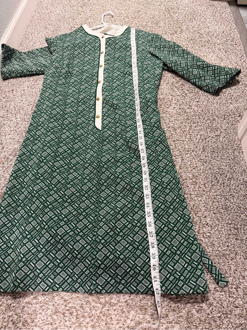 Vintage 1970s Nelly Don Green Geometric Midi Dress with Contrast Trim - Picture 4 of 7
